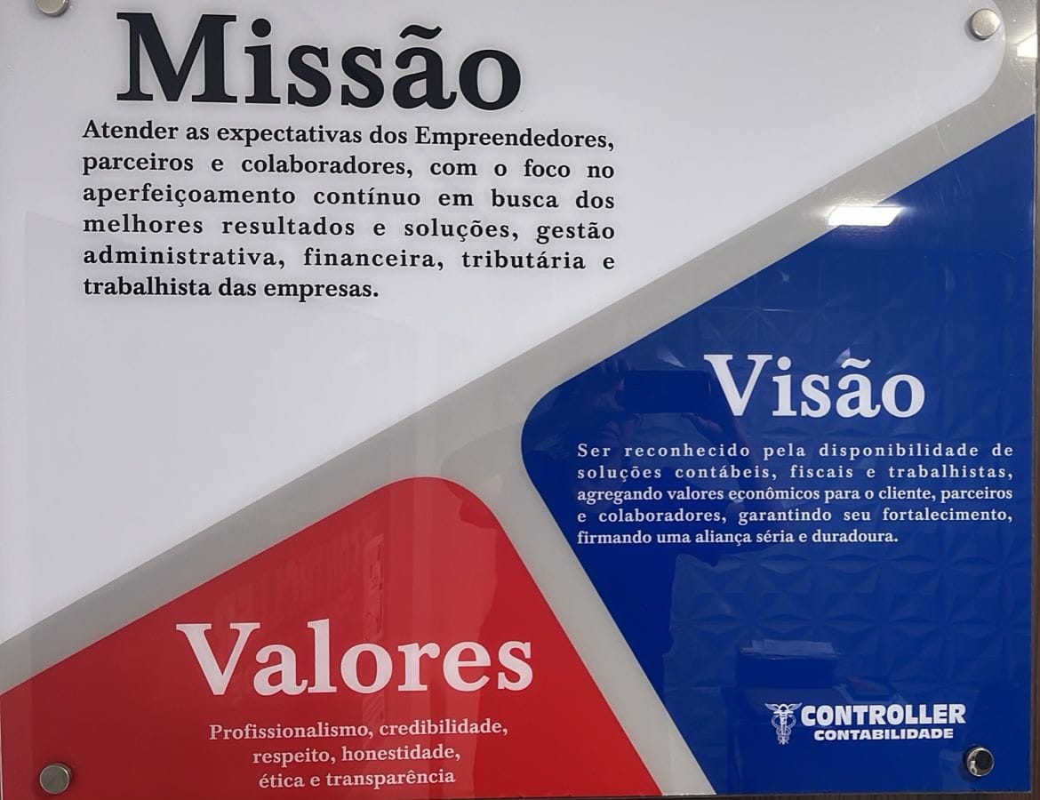 Placas com a missão, visão e valores da Controller Contabilidade